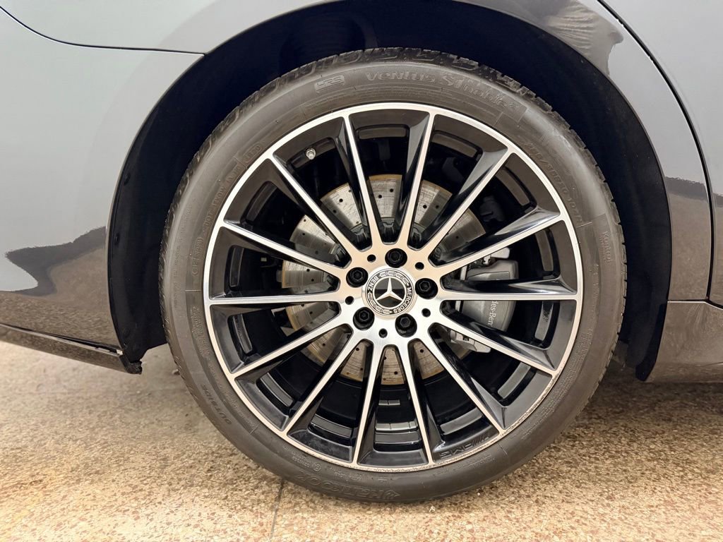 Used 2022 Mercedes-Benz S 580 4MATIC Sedan w/ AMG Line Package image 24