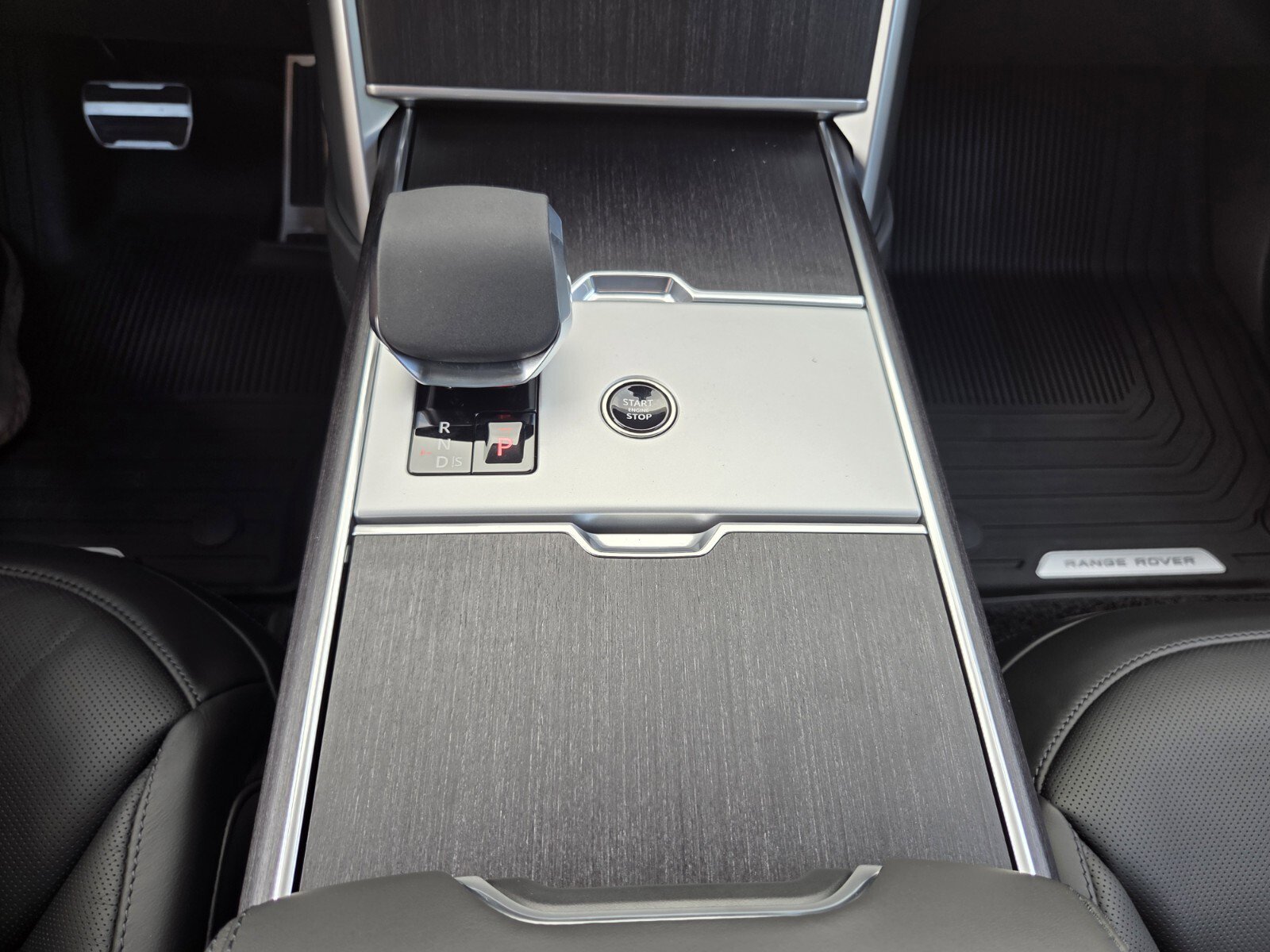 New 2025 Land Rover Range Rover SE image 21