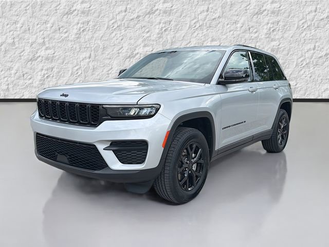 Used 2024 Jeep Grand Cherokee Altitude RWD image 7