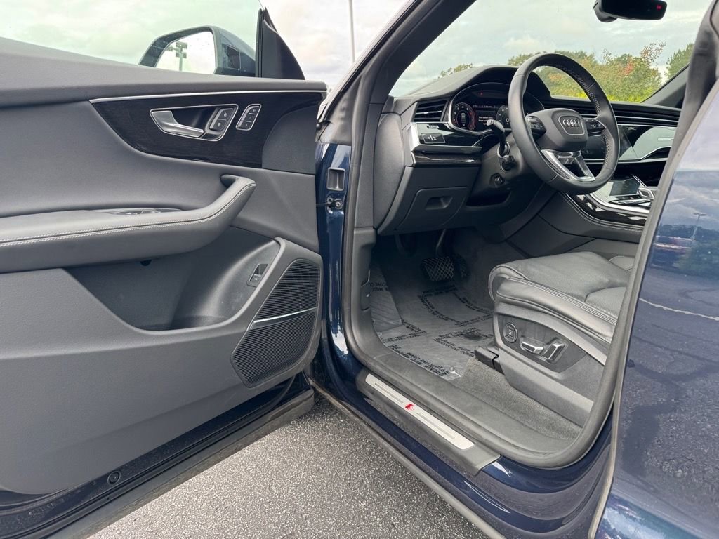 Used 2024 Audi Q8 Prestige w/ Prestige Package image 15