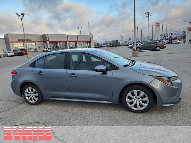 Used 2023 Toyota Corolla LE image 2