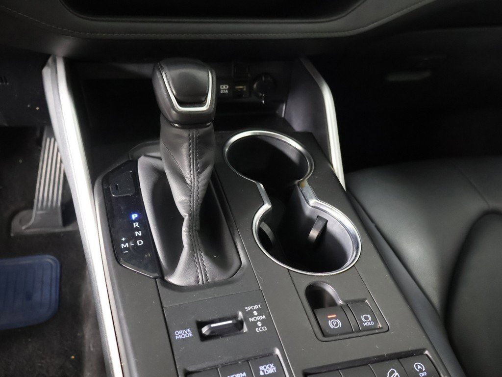 Used 2020 Toyota Highlander XLE image 48