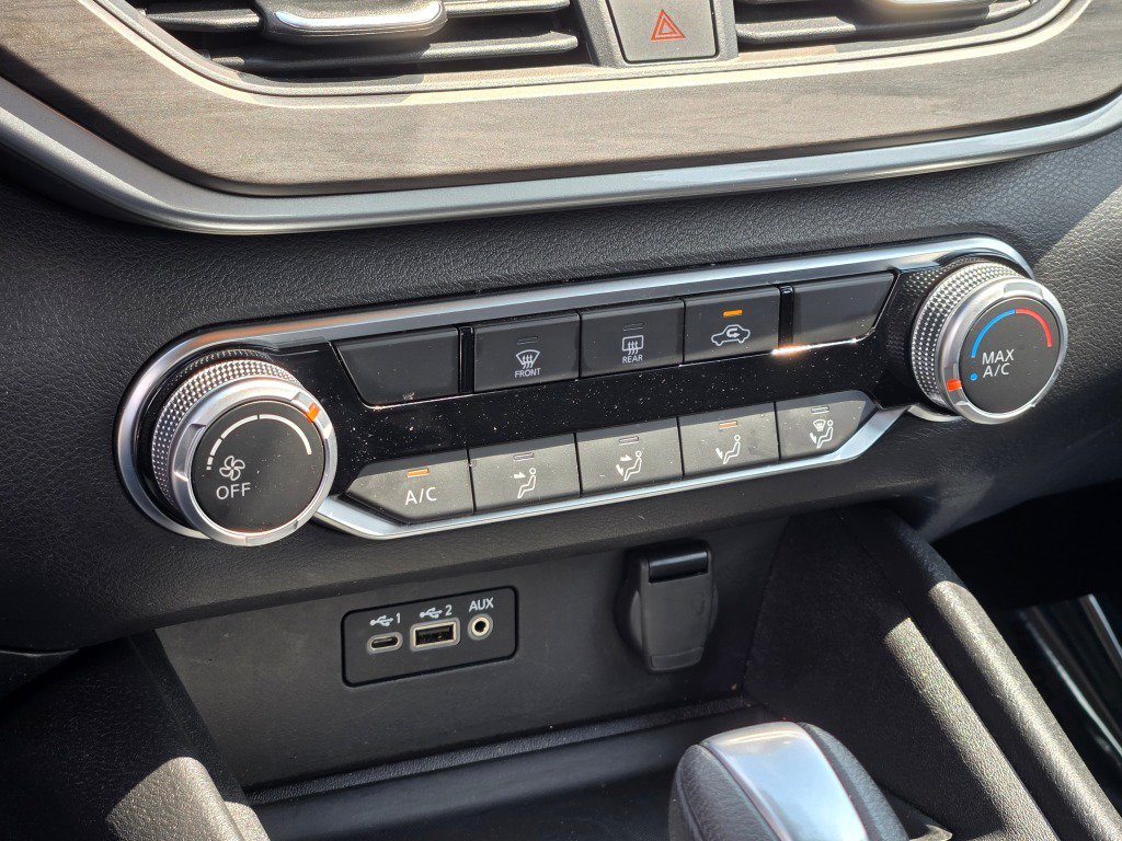 Used 2025 Nissan Altima 2.5 SV FWD image 25