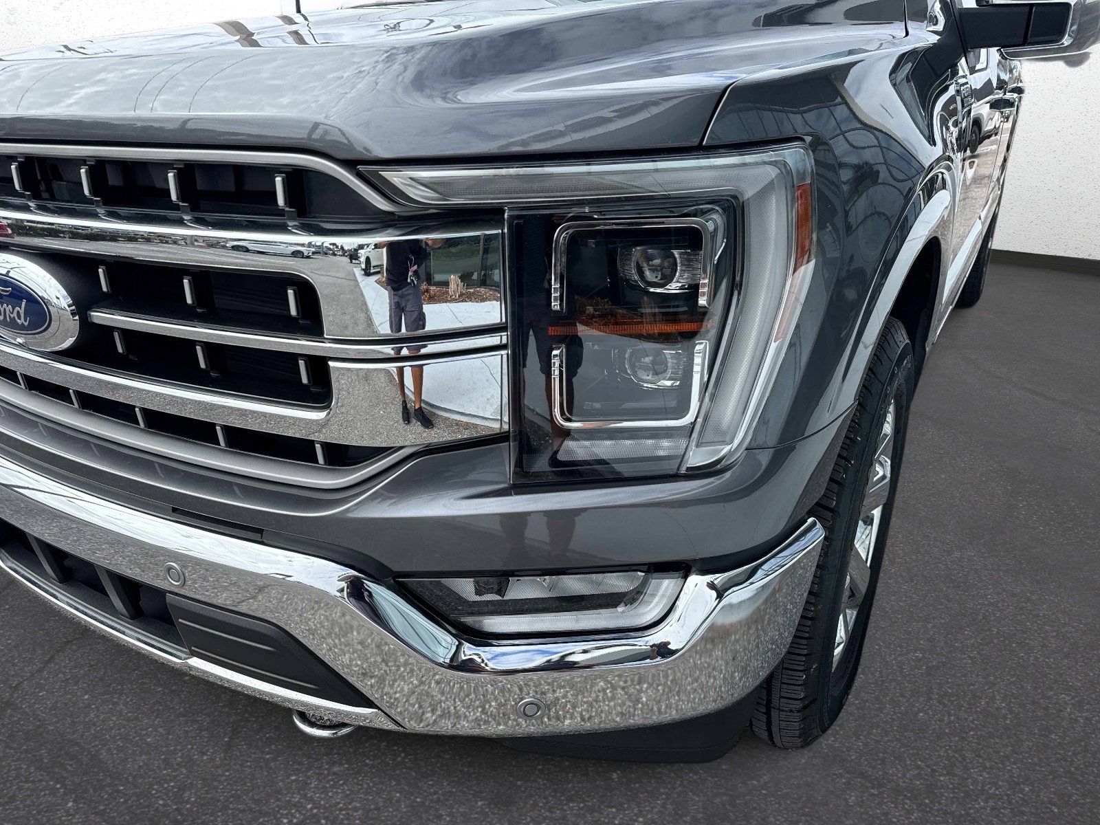 Used 2023 Ford F150 Lariat w/ Equipment Group 502A High image 9