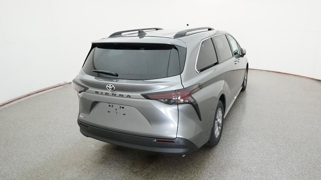 New 2026 Toyota Sienna XLE FWD image 11