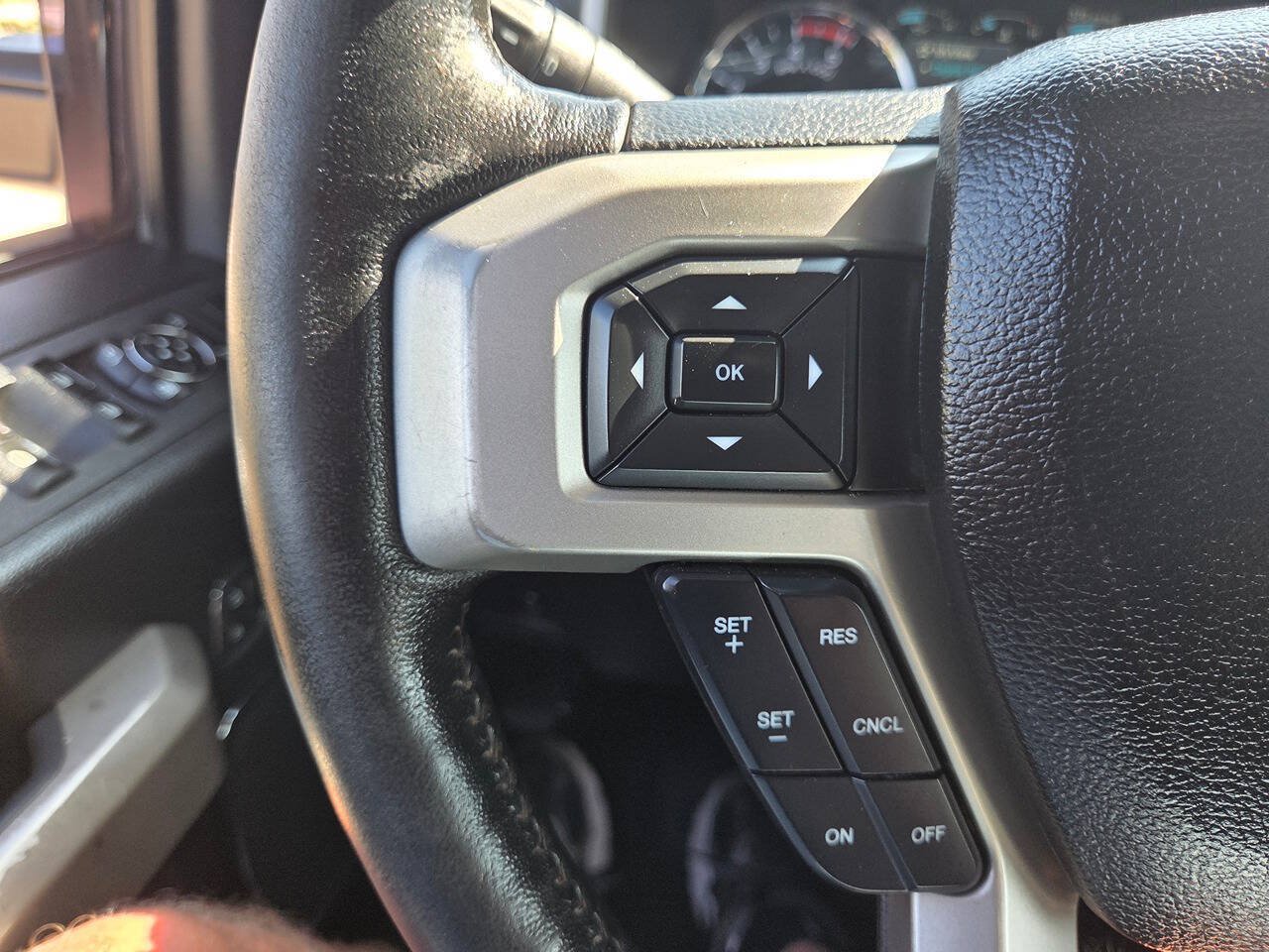 Used 2017 Ford F350 Lariat w/ Lariat Ultimate Package AWD/4WD image 17