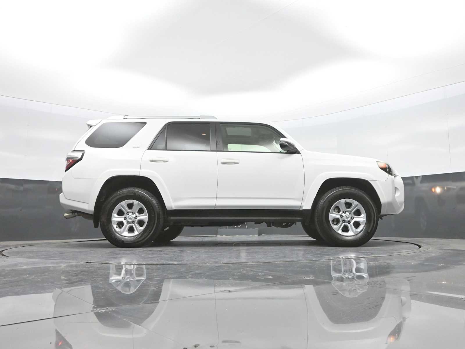 Used 2015 Toyota 4Runner SR5 Premium AWD/4WD image 25