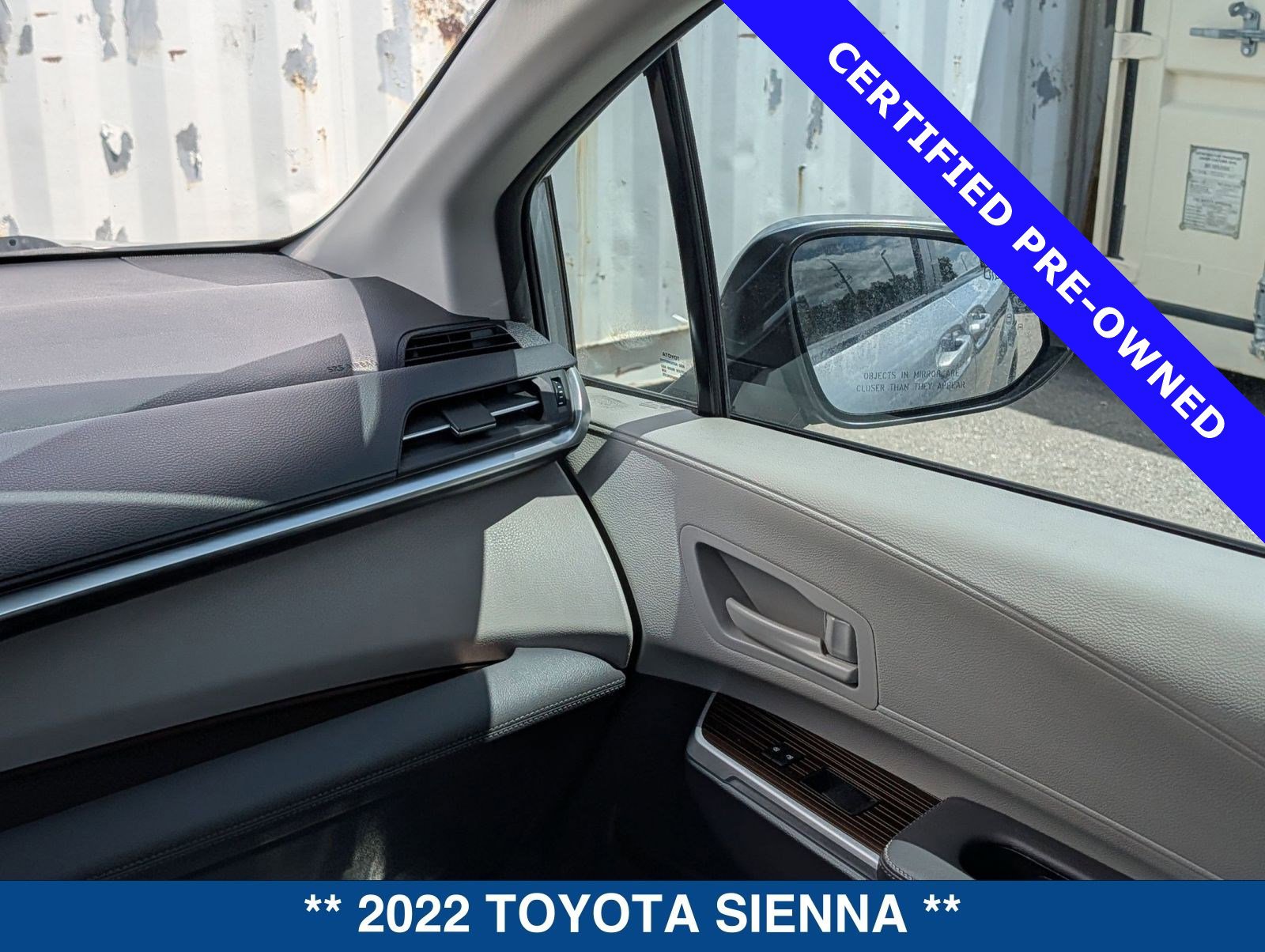 Used 2022 Toyota Sienna LE FWD image 17
