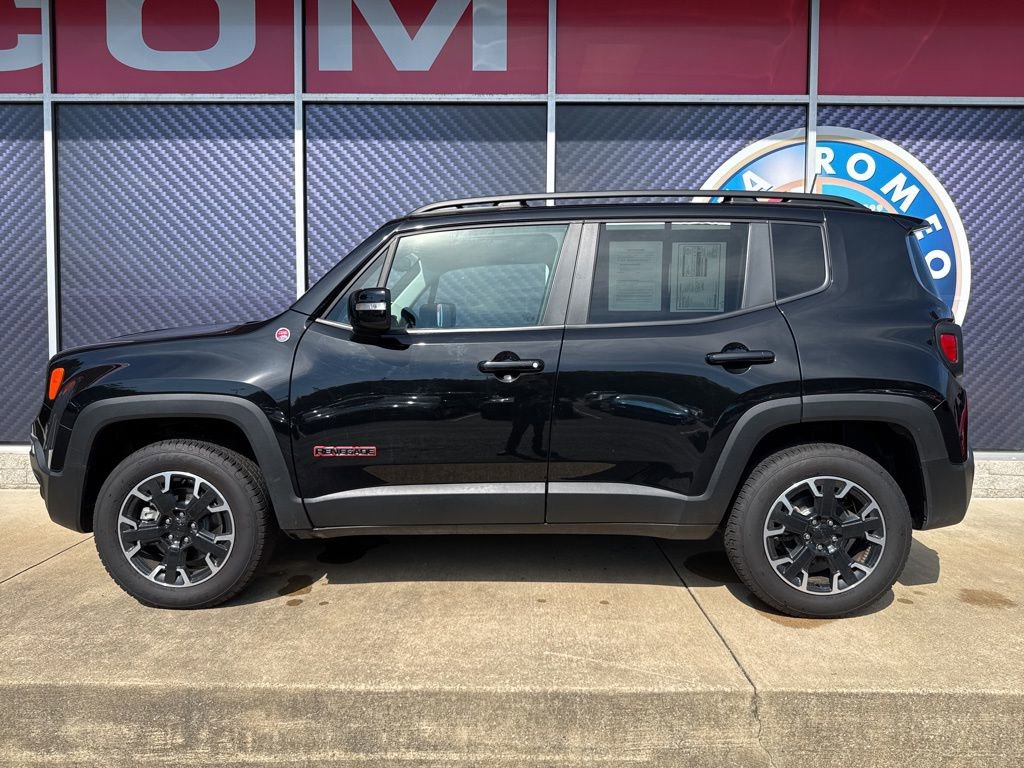 Used 2023 Jeep Renegade Trailhawk image 11