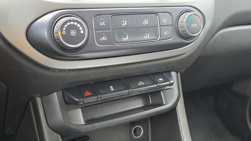 Used 2020 Chevrolet Colorado LT AWD/4WD image 32