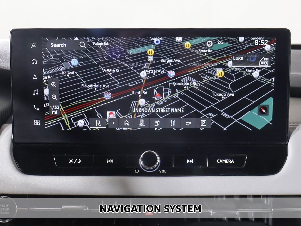 Used 2025 Mitsubishi Outlander SE image 3