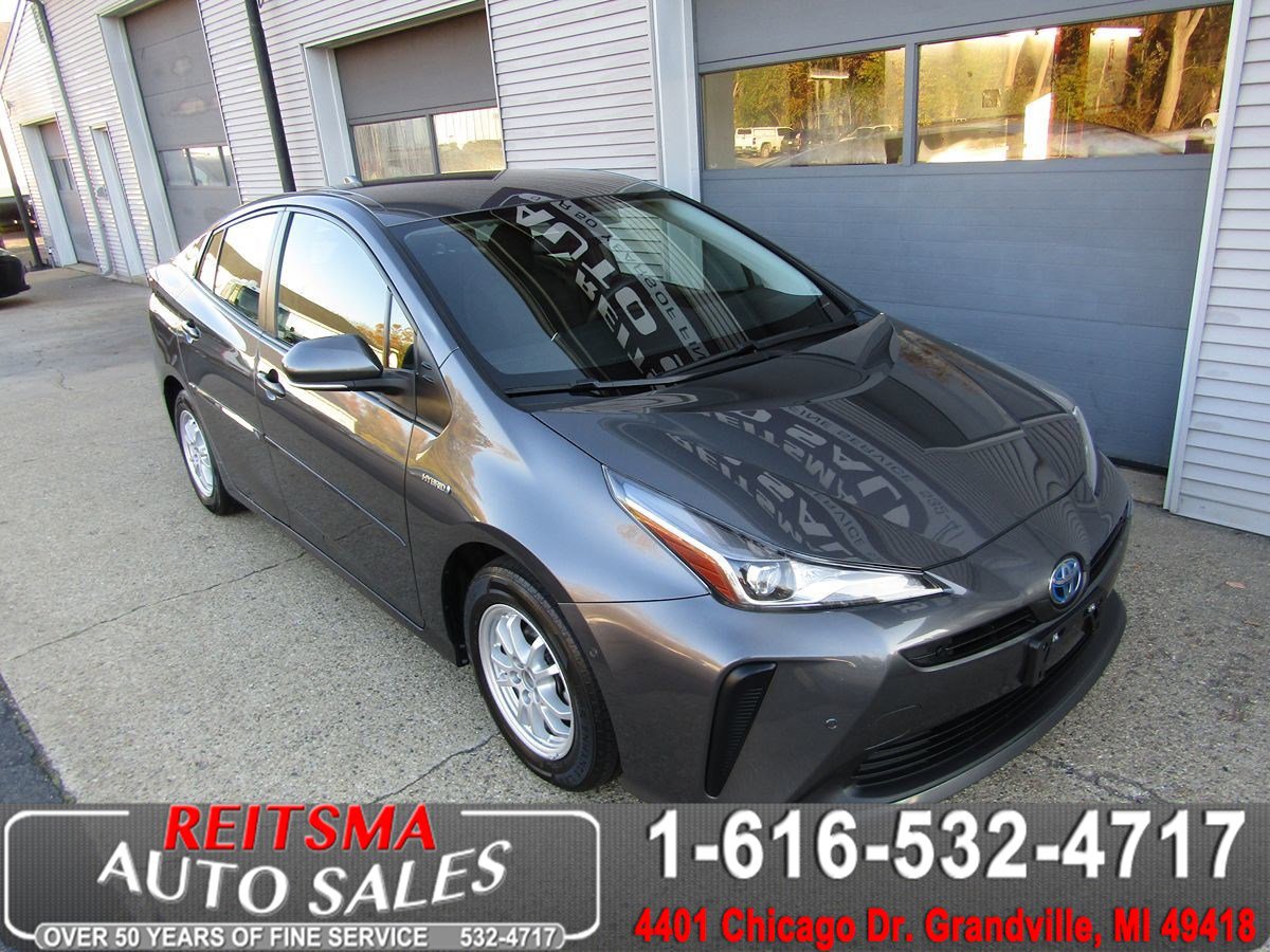 Used 2022 Toyota Prius LE