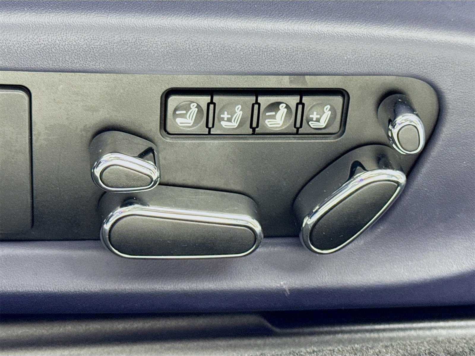 Certified 2024 Bentley Continental GT image 20