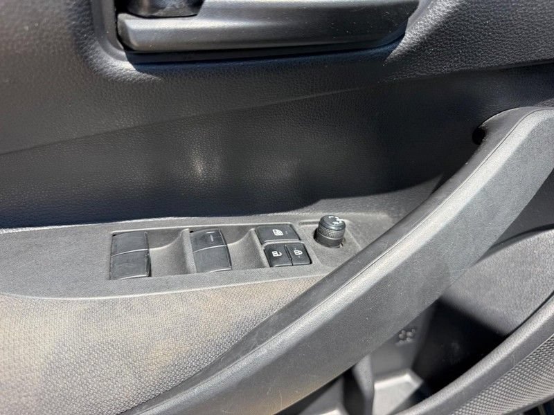 Used 2022 Toyota Corolla LE FWD image 15