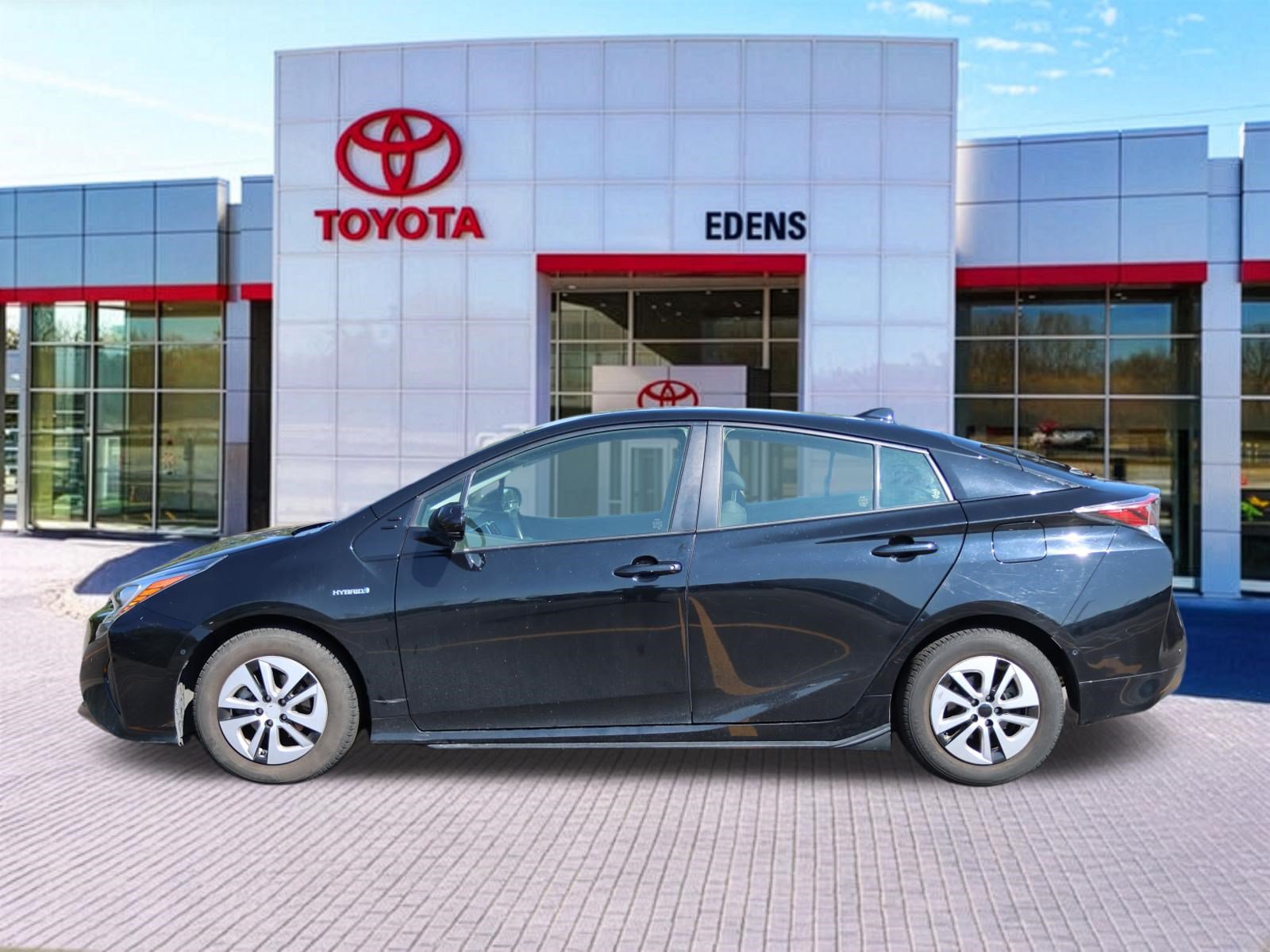 Used 2017 Toyota Prius Three FWD image 8