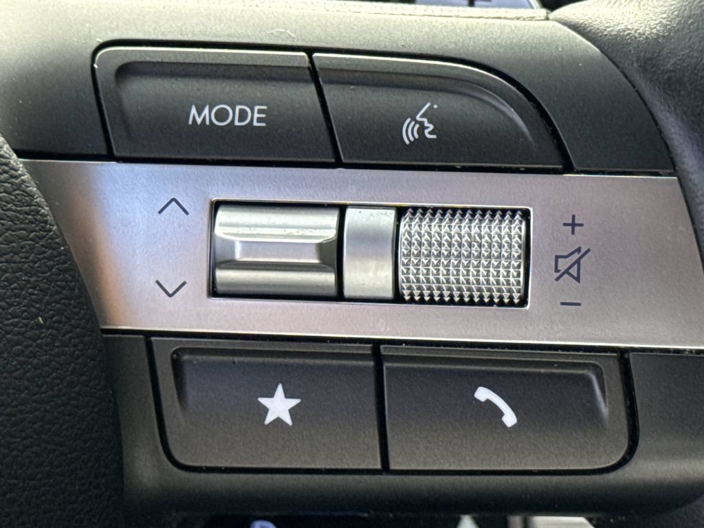 Used 2024 Hyundai Kona Limited AWD/4WD image 25