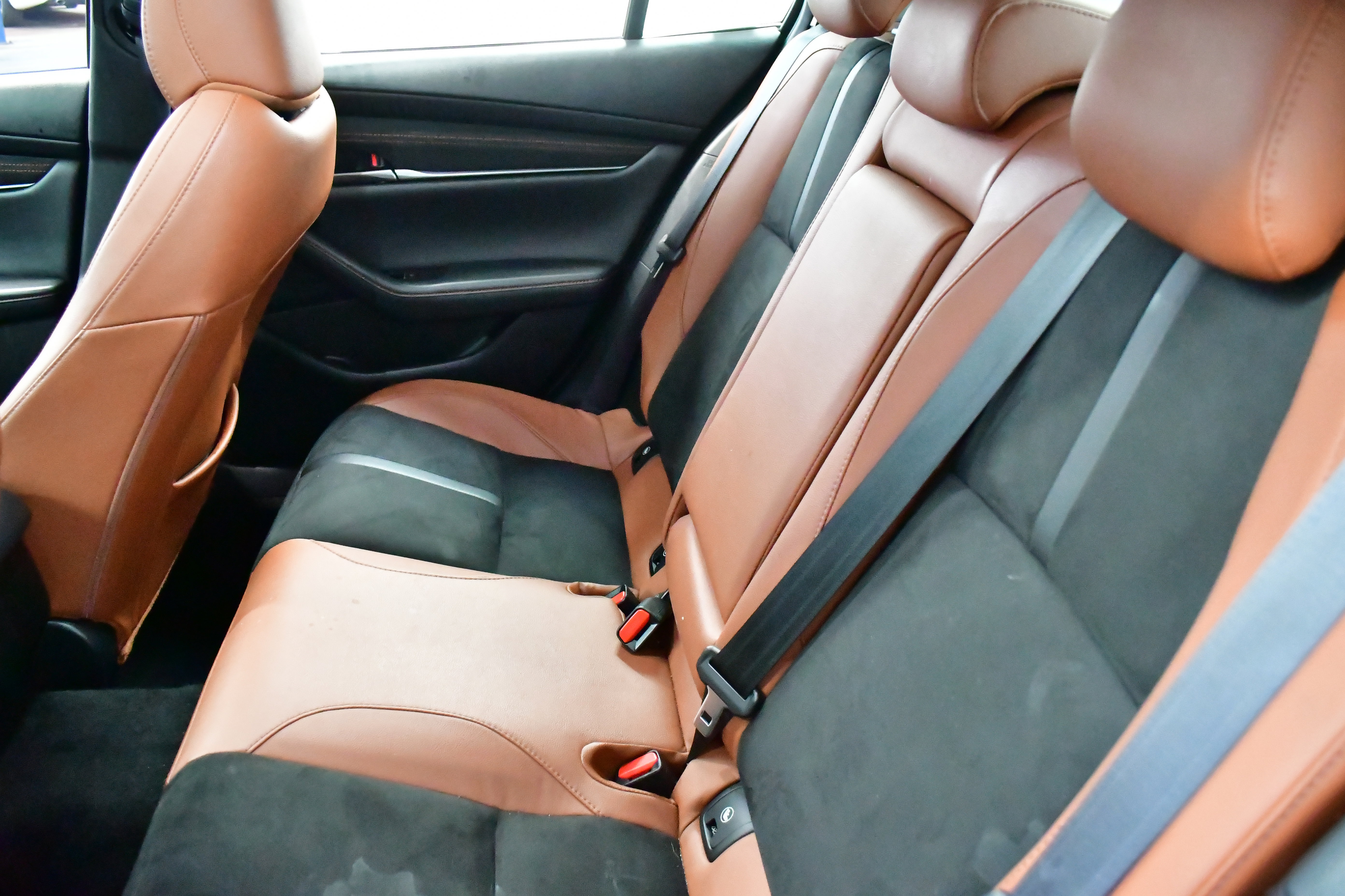 Used 2024 MAZDA MAZDA3 s image 19