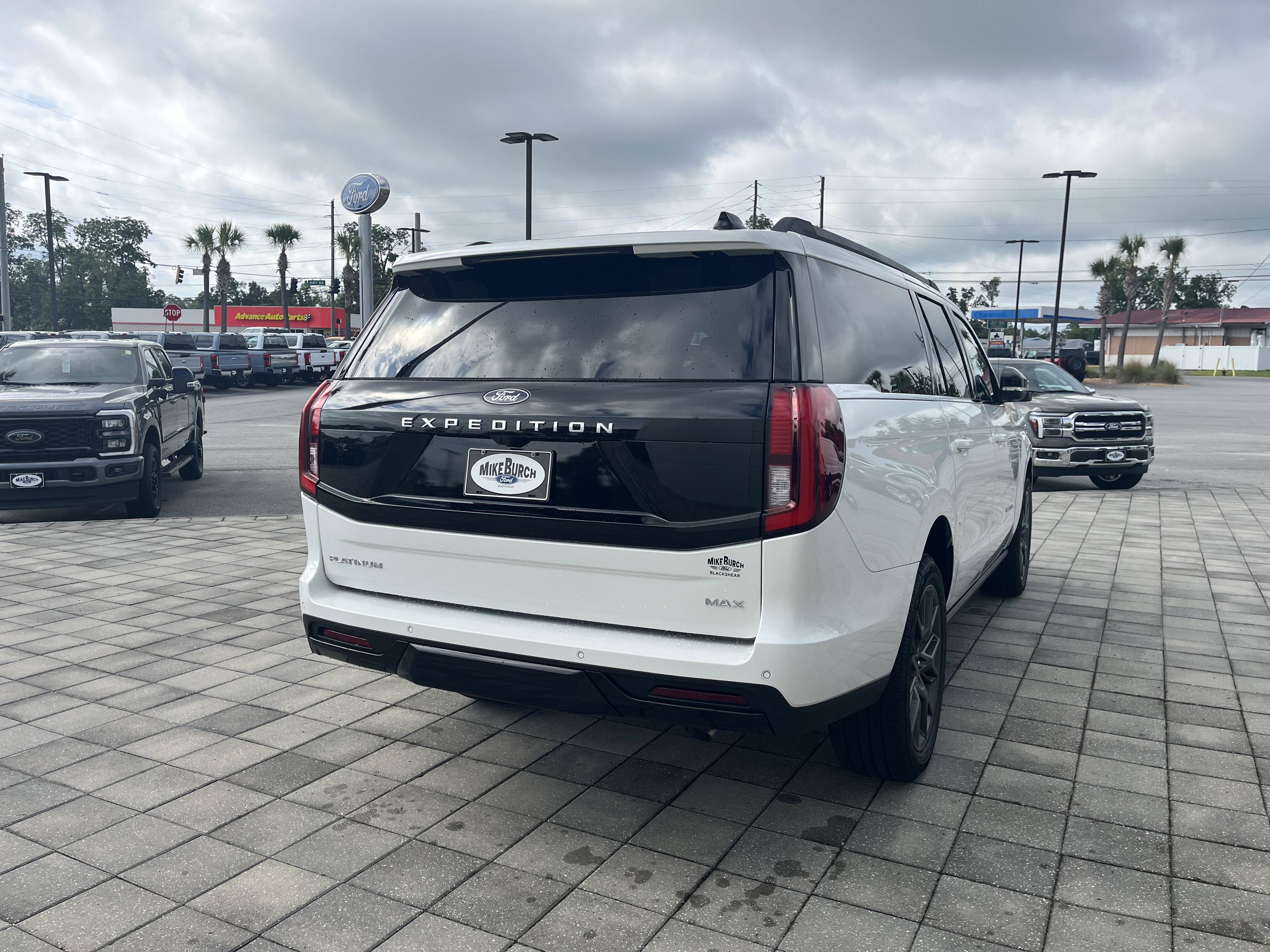 New 2027 Ford Expedition Max Platinum w/ Driver's Package RWD image 6