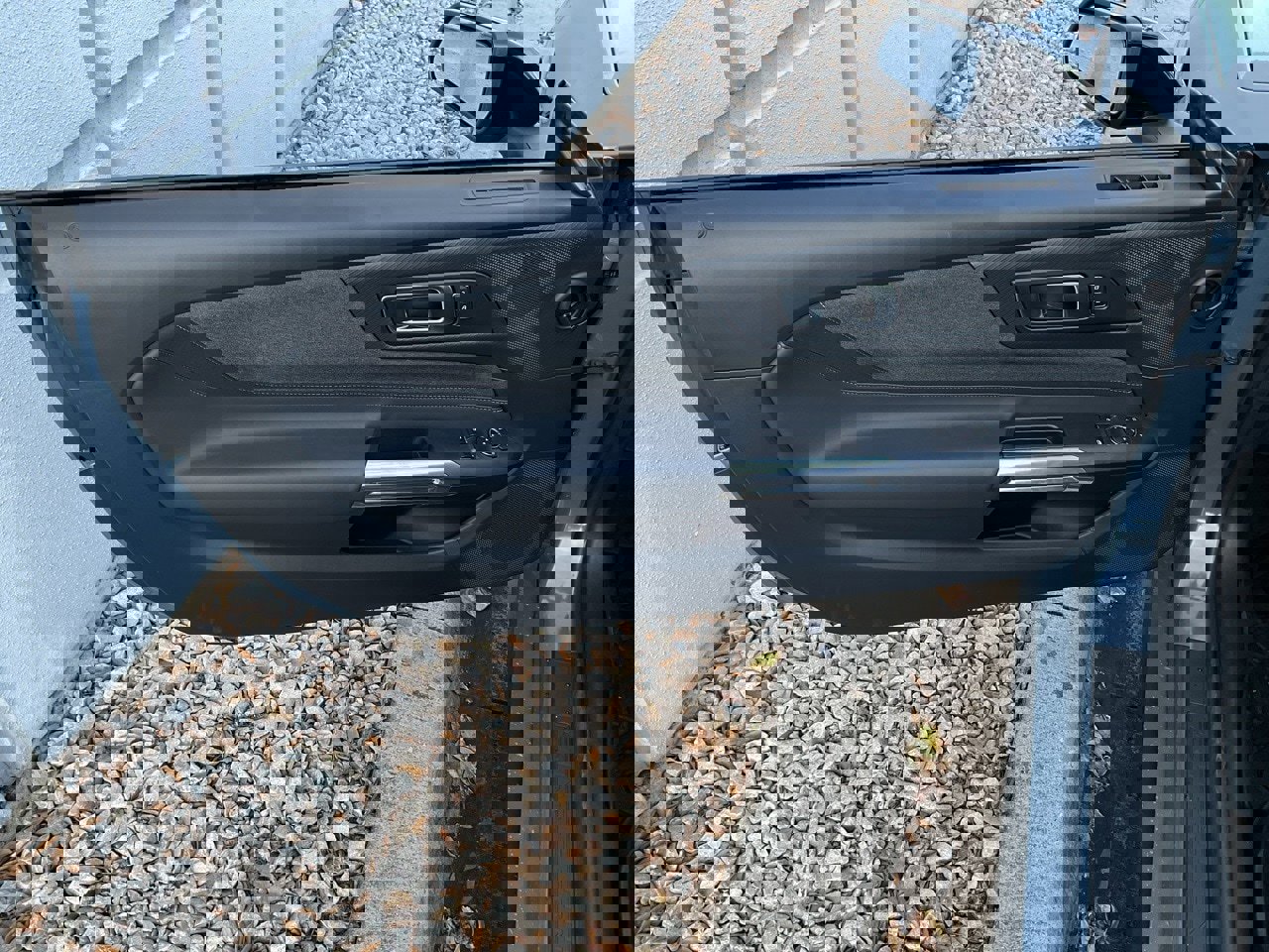 Used 2025 Ford Mustang Coupe image 13