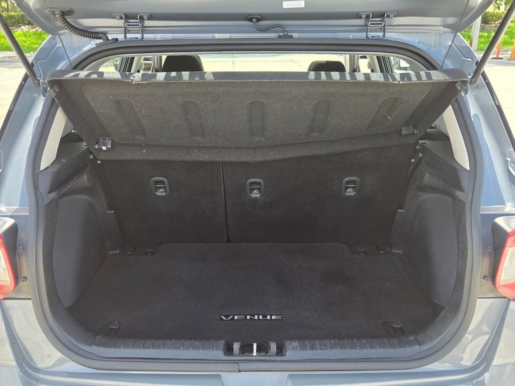 Used 2022 Hyundai Venue SEL w/ Cargo Package FWD image 14