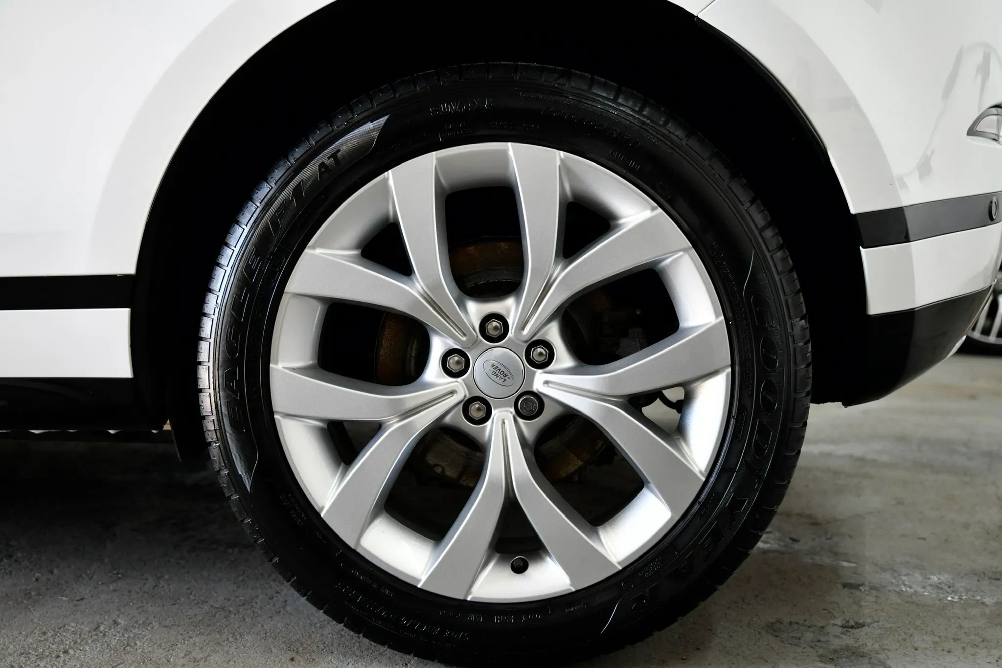 Used 2022 Land Rover Range Rover Evoque R-Dynamic SE image 30