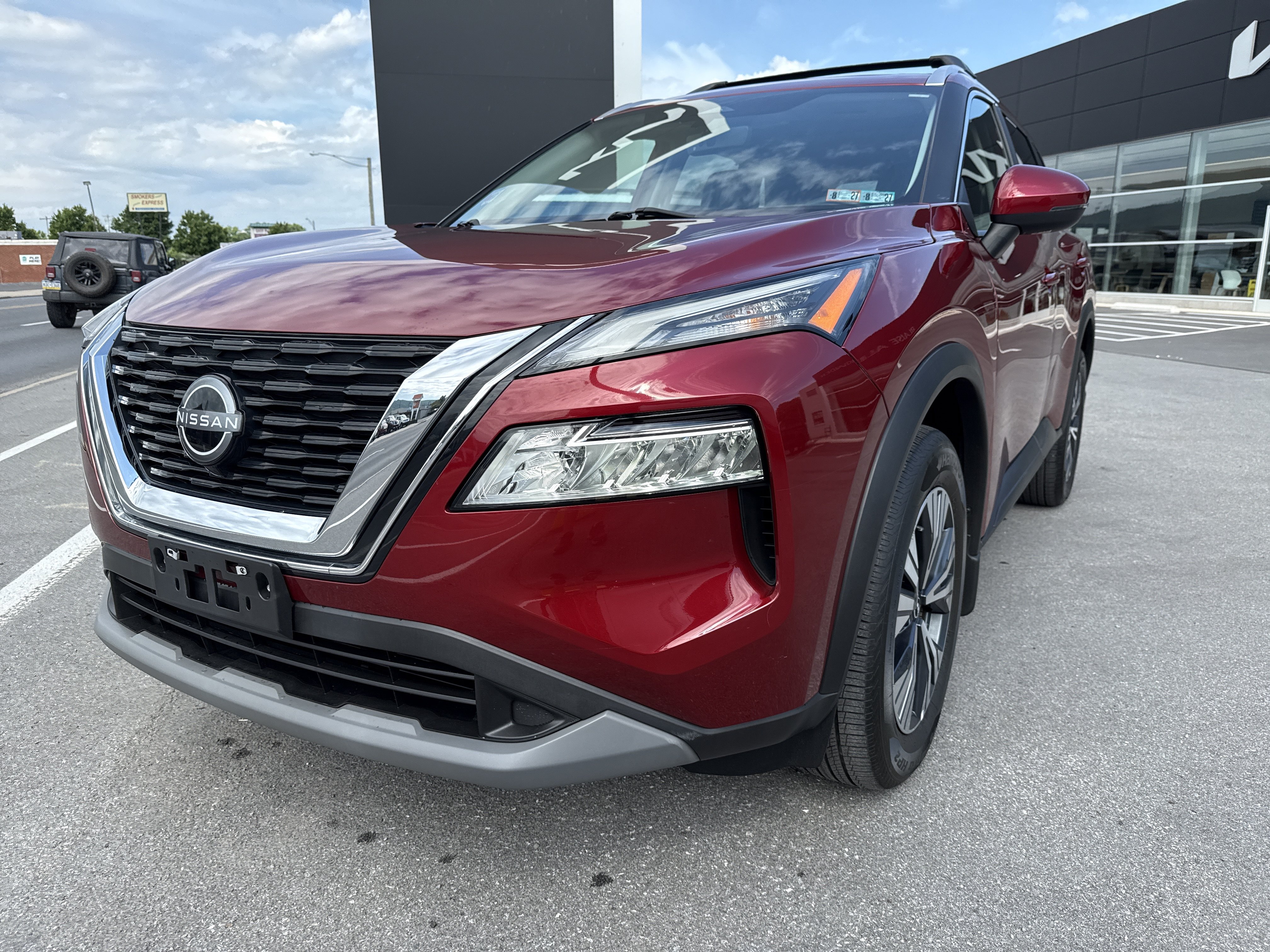 Used 2023 Nissan Rogue SV w/ SV Premium Package AWD/4WD image 8
