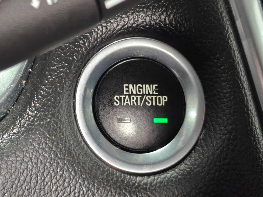 Used 2021 Chevrolet Traverse LT image 10