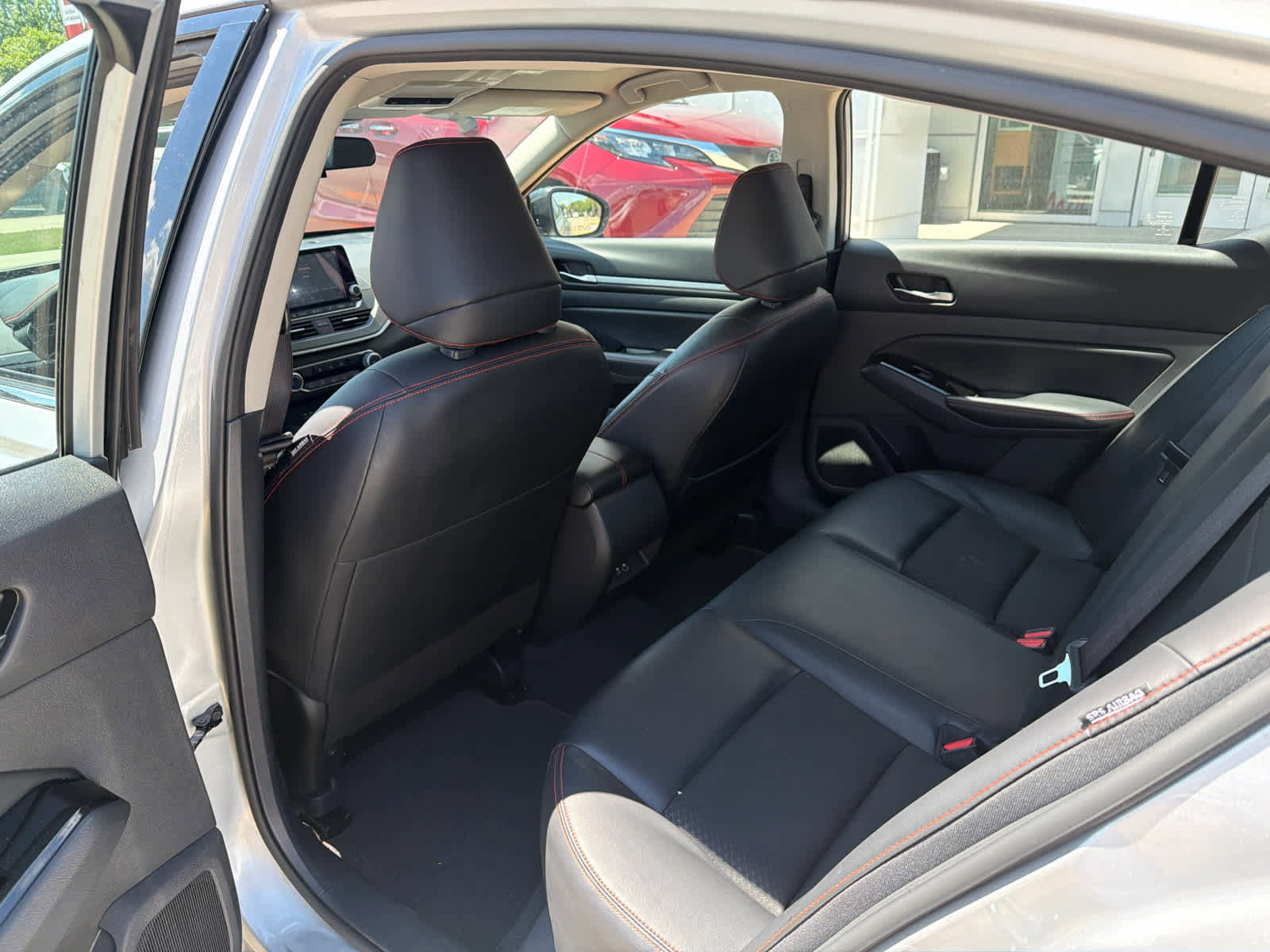 Used 2024 Nissan Altima 2.5 SR FWD image 25