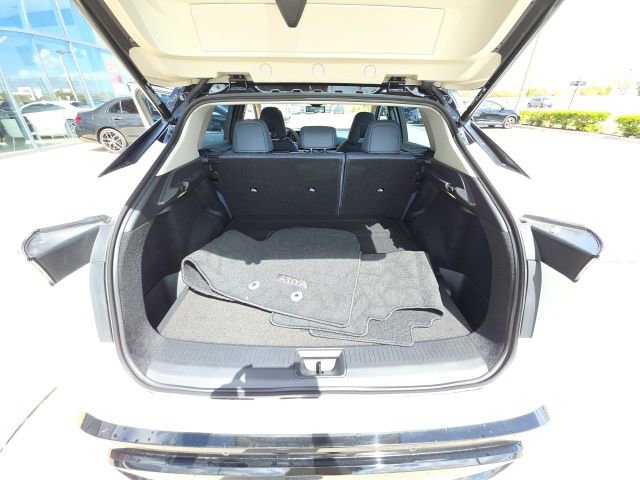 Used 2024 Nissan Ariya AWD image 27