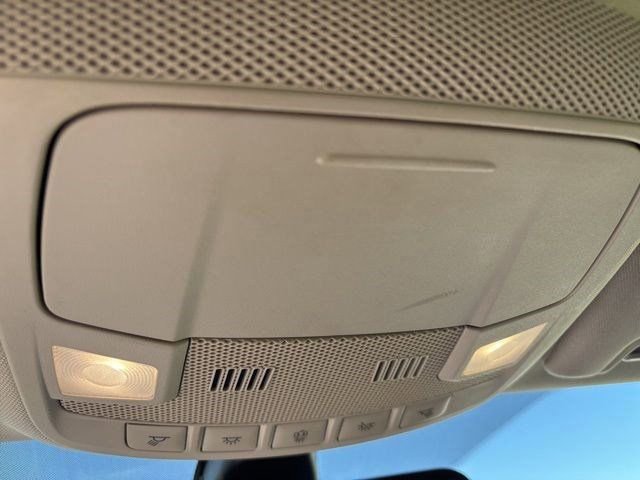 Used 2019 Ford Fusion SE FWD image 29