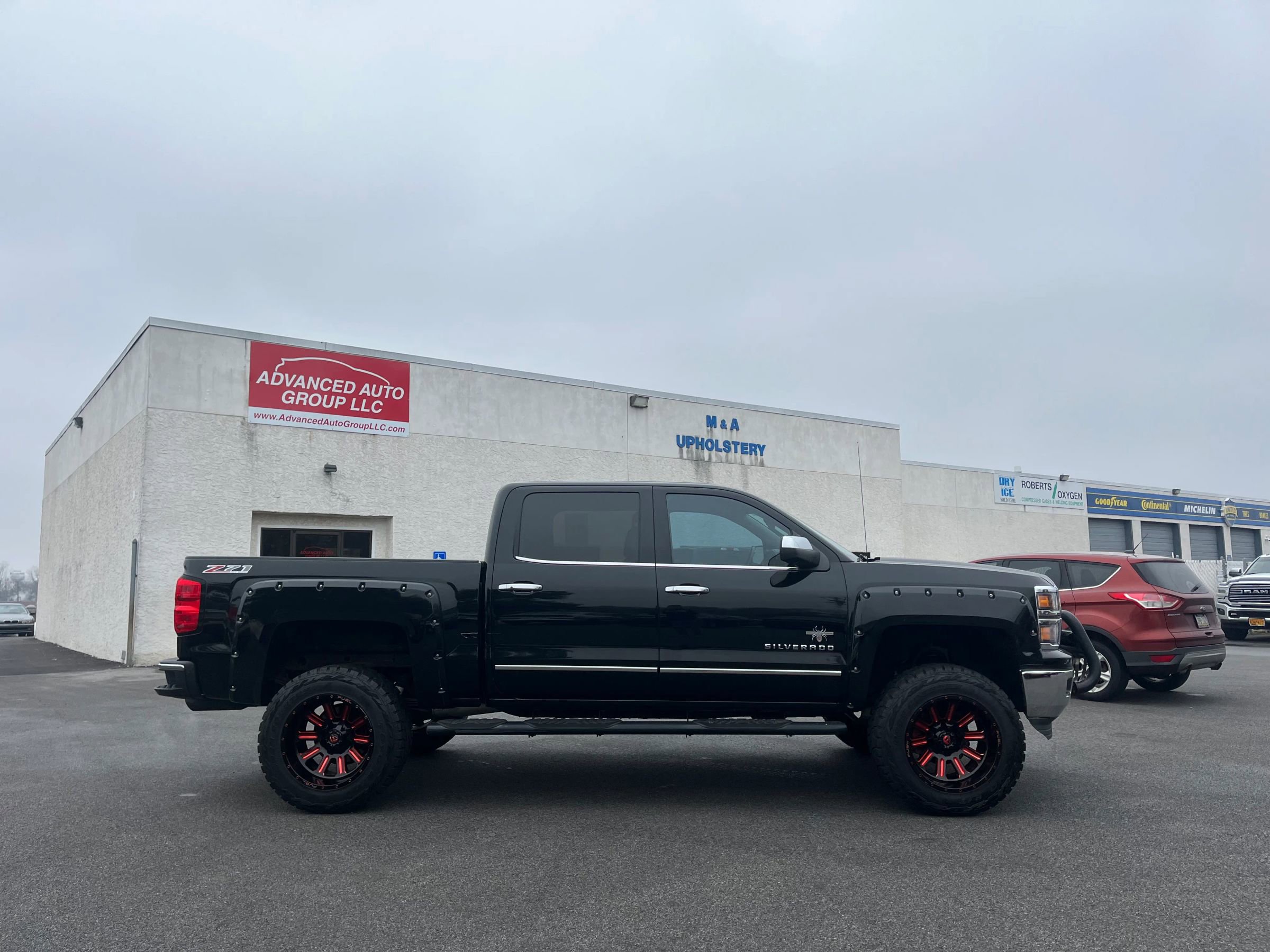 Used 2015 Chevrolet Silverado 1500 LTZ Z71 w/ LTZ Plus Package image 2