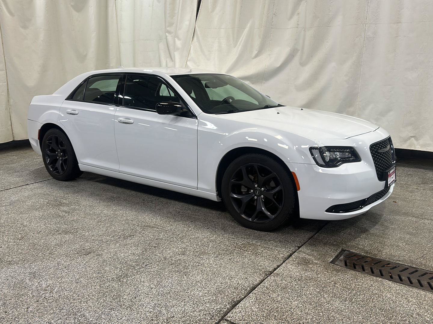 Used 2021 Chrysler 300 Touring w/ Sport Appearance Package RWD image 7
