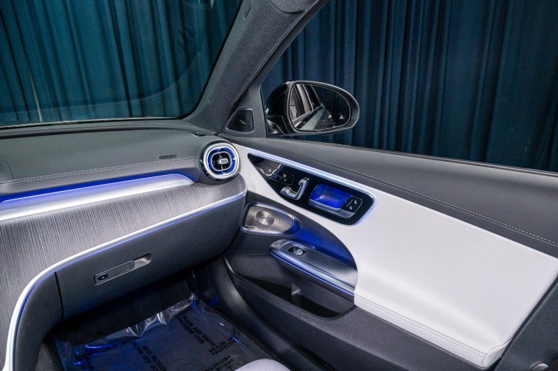 Certified 2025 Mercedes-Benz C 300 Sedan image 25