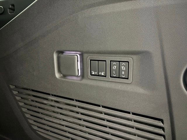 New 2026 GMC Yukon XL Denali w/ Denali Reserve Package image 14