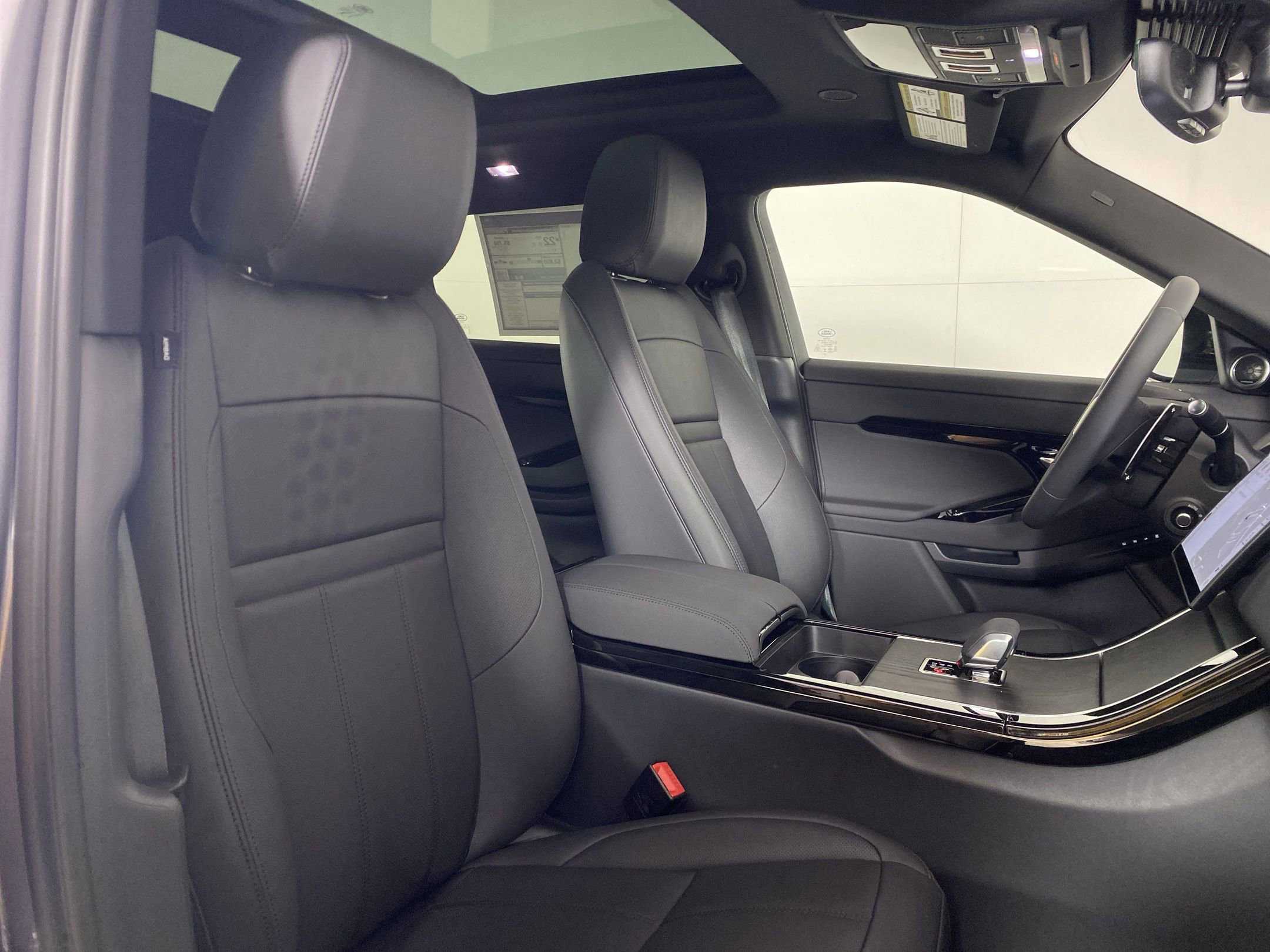 Certified 2026 Land Rover Range Rover Evoque S AWD/4WD image 18