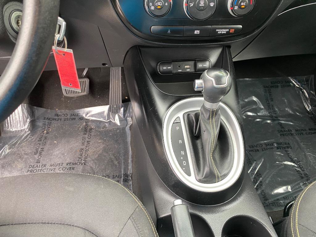 Used 2016 Kia Soul + FWD image 27
