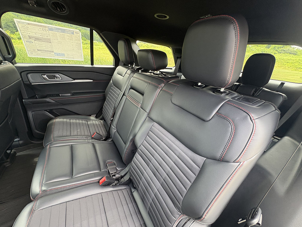 New 2026 Ford Explorer ST-Line w/ ST-Line Street Pack AWD/4WD image 20