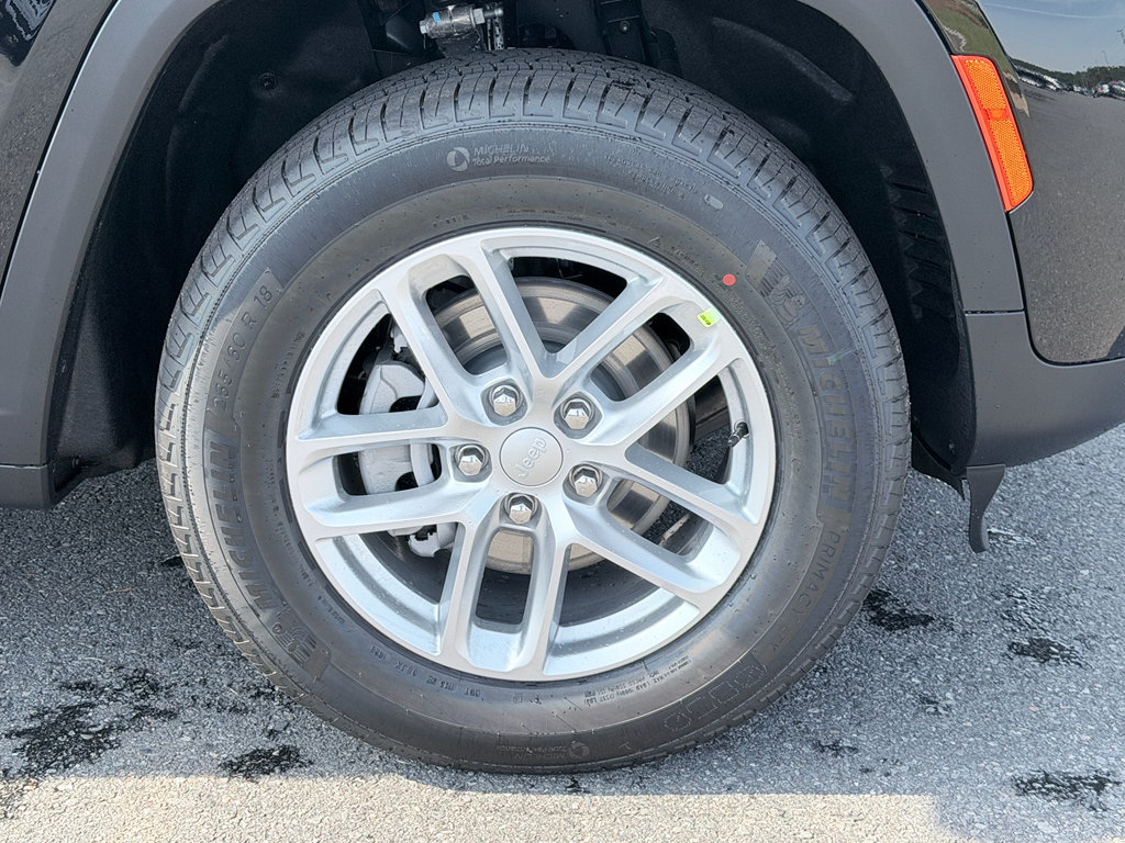 New 2026 Jeep Grand Cherokee Laredo RWD image 34