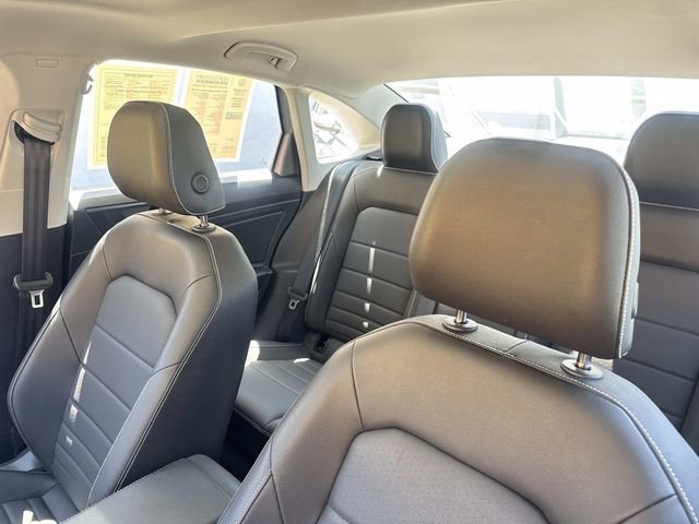 Certified 2023 Volkswagen Jetta SE FWD image 23
