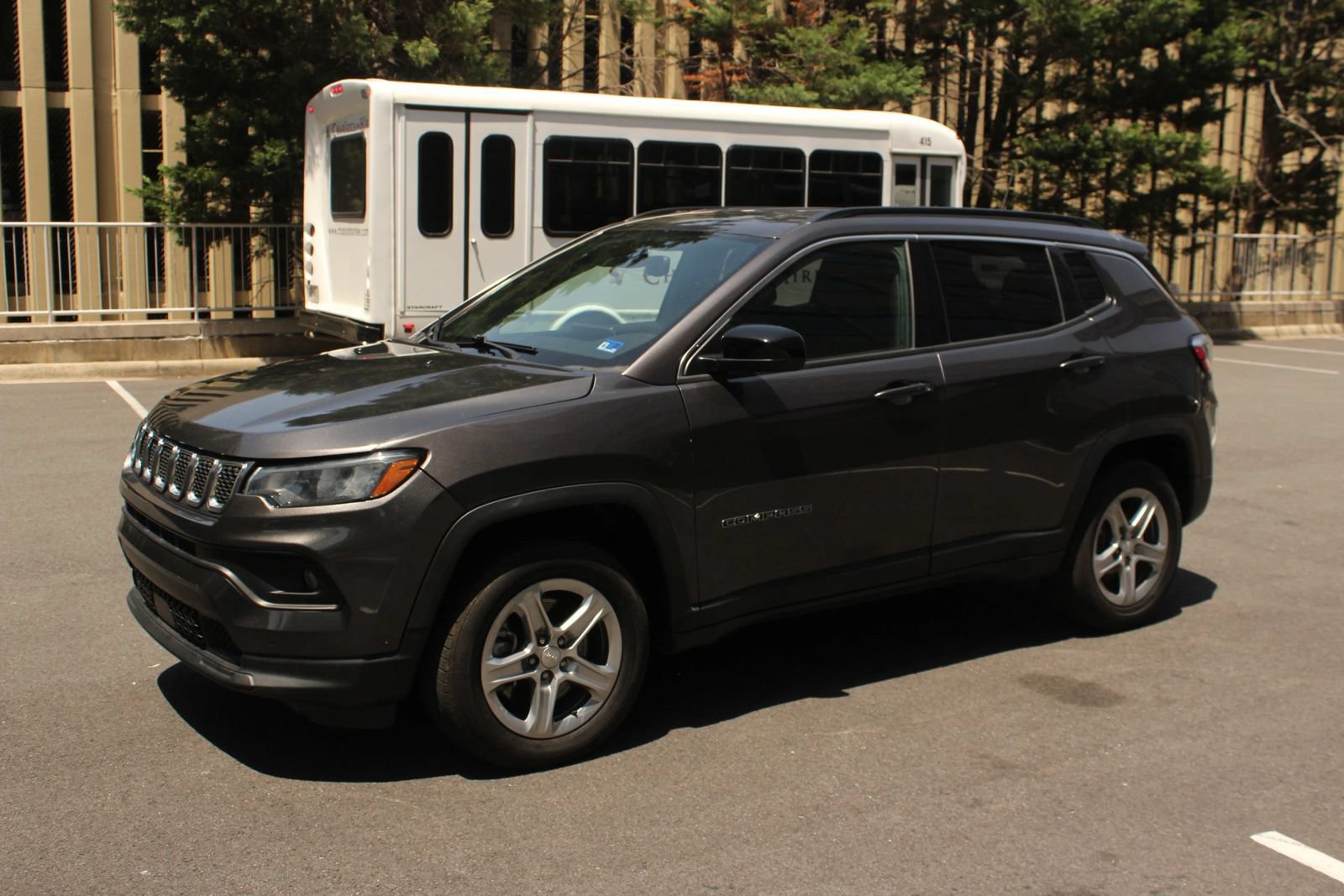 Used 2024 Jeep Compass Latitude AWD/4WD image 12