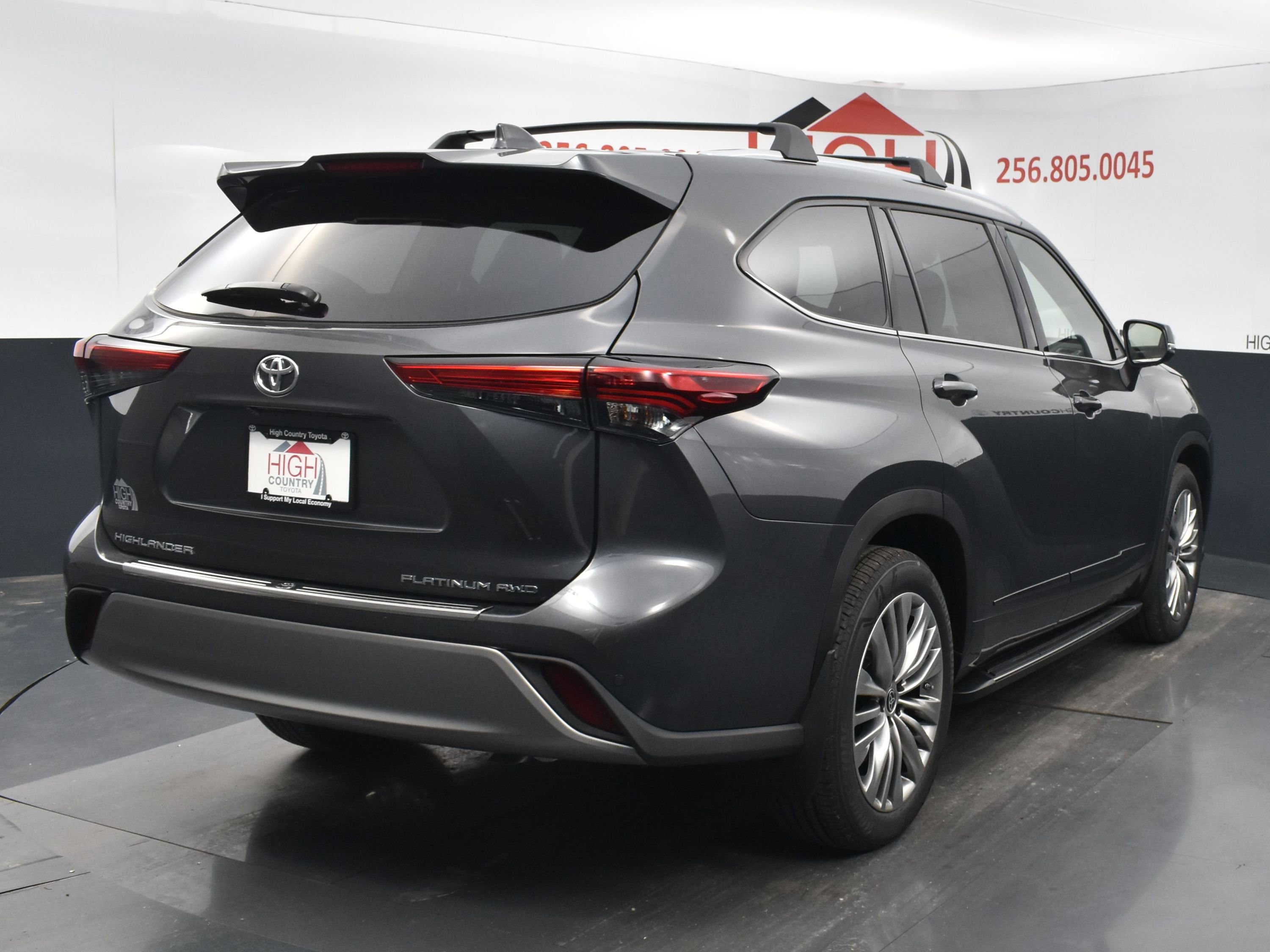 Used 2022 Toyota Highlander Platinum image 5