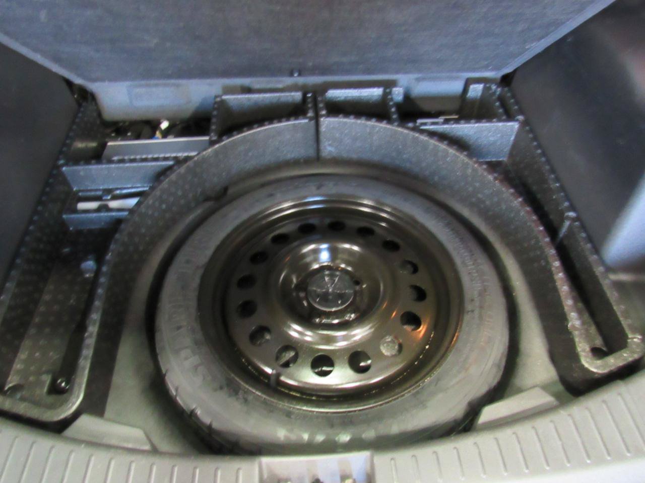 Used 2017 Ford Escape Titanium w/ Equipment Group 301A AWD/4WD image 31