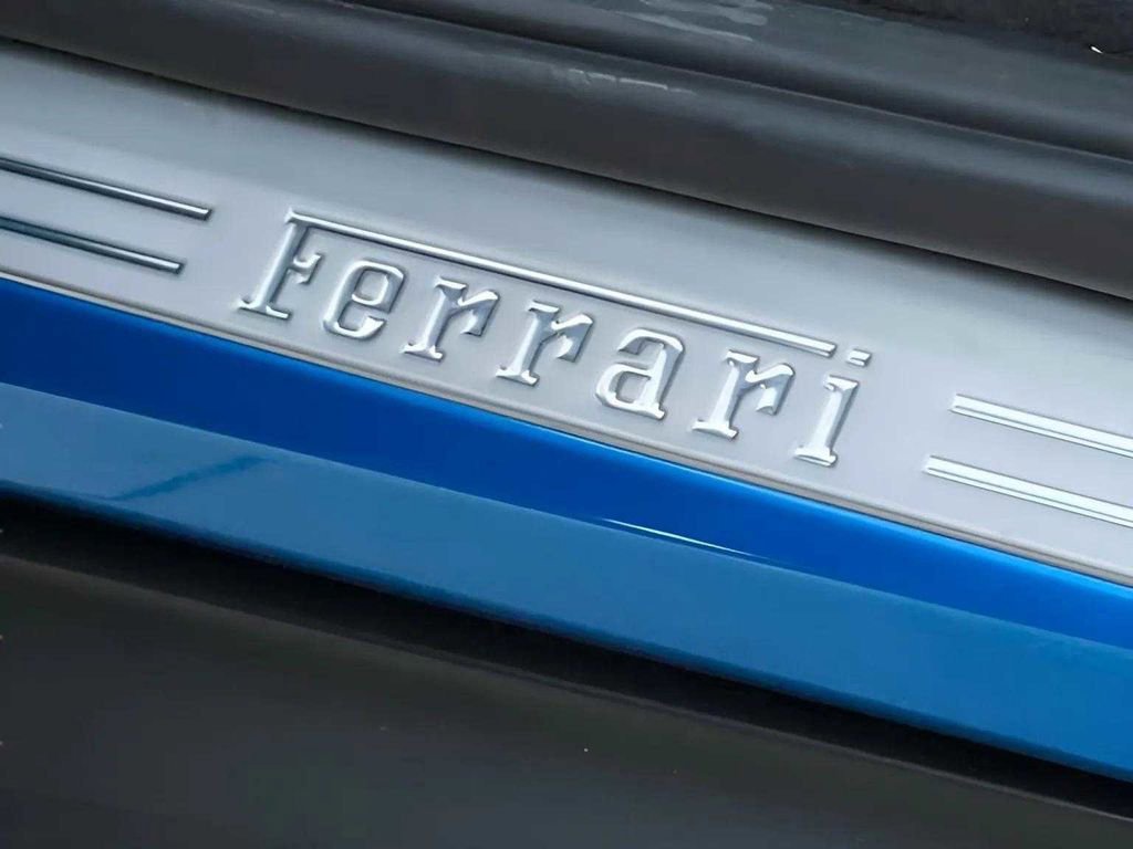 Used 2024 Ferrari Roma Spider image 28