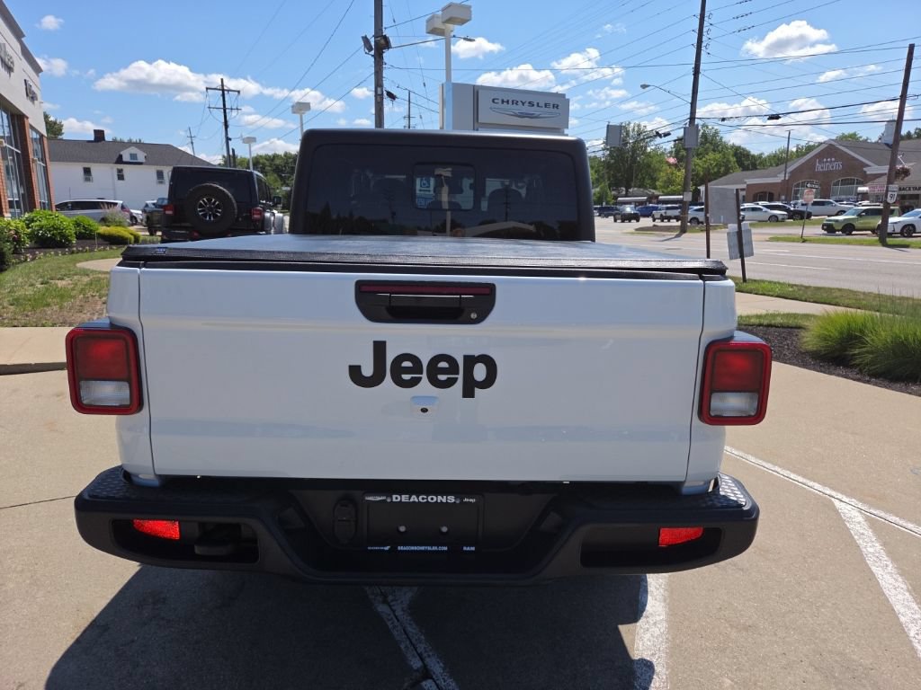 Certified 2025 Jeep Gladiator Sport AWD/4WD image 10