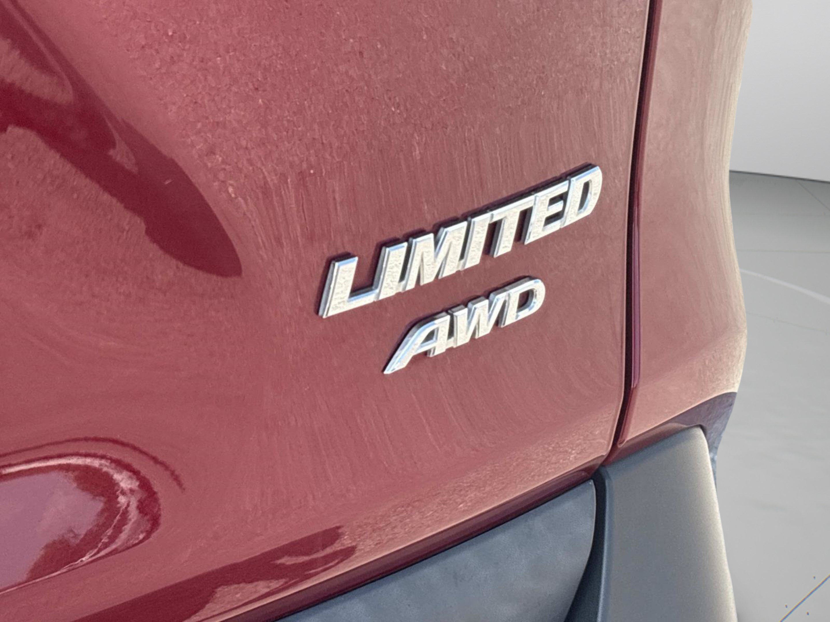 Used 2019 Toyota RAV4 Limited w/ Advanced Technology Package AWD/4WD image 11