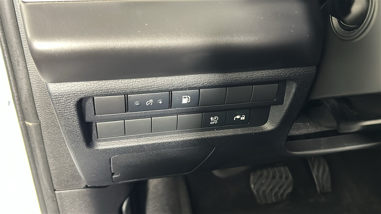 Used 2023 Mitsubishi Outlander ES AWD/4WD image 22