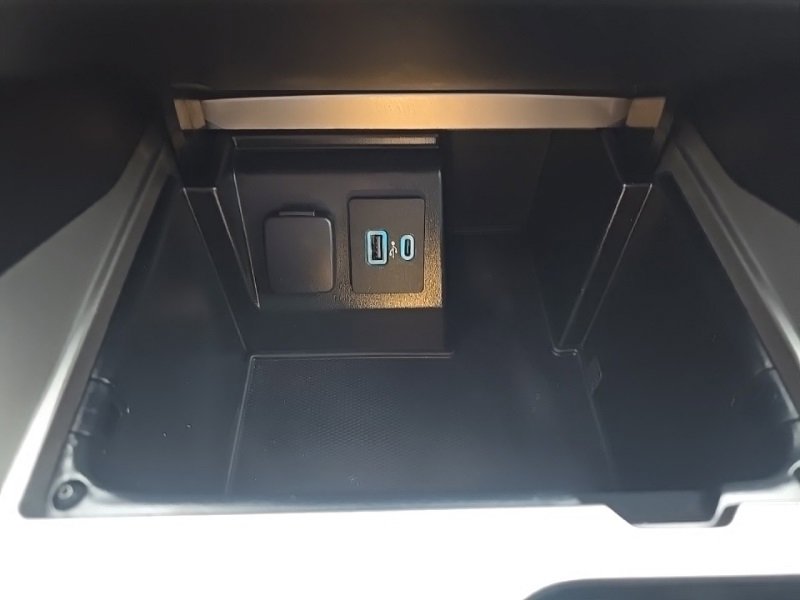 Used 2020 Ford Explorer XLT w/ Equipment Group 202A image 17