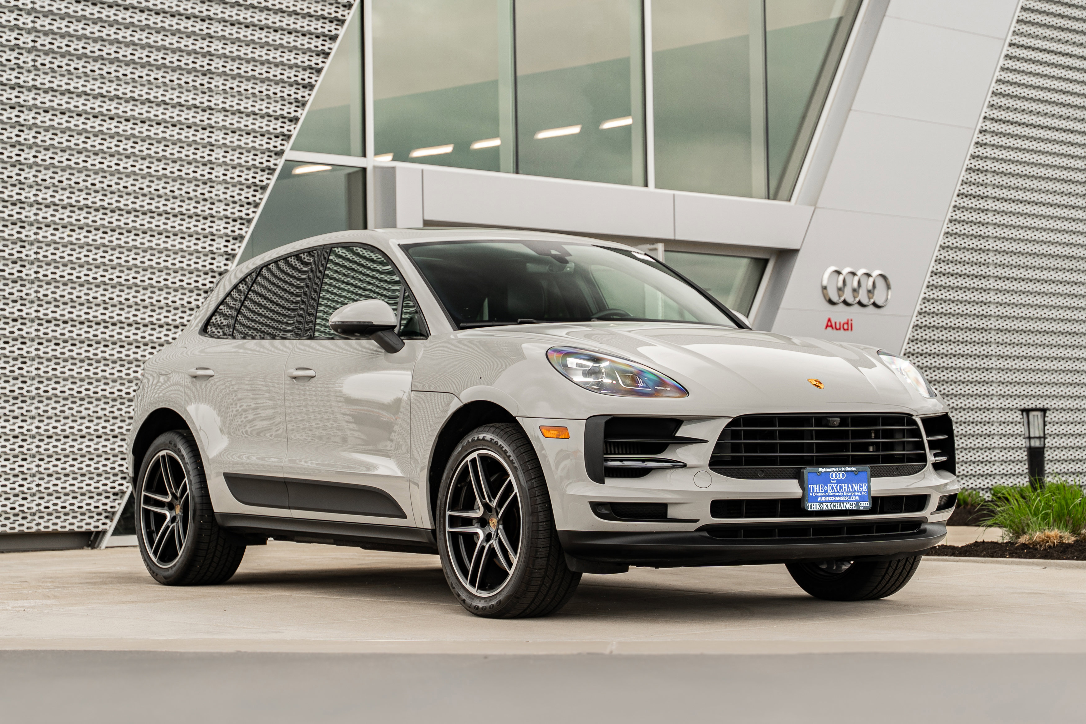 Used 2021 Porsche Macan S AWD/4WD image 1