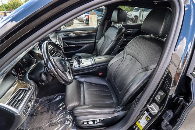 Used 2017 BMW 750i xDrive image 43