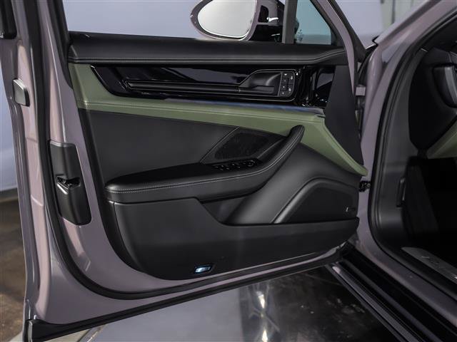 Certified 2024 Porsche Panamera 4 AWD/4WD image 24